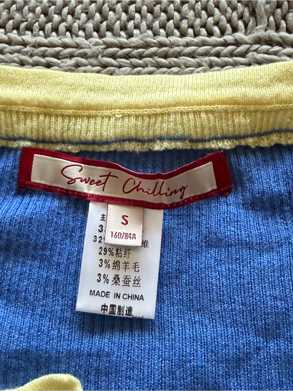 Colorblock Layered V-Neck Sweet Chilling Top With Contrast Trim - Women — image 7 of 8
